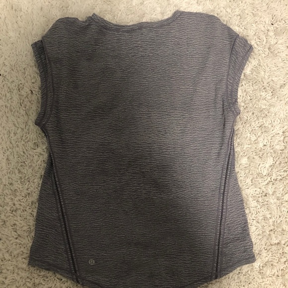 lululemon workout top - Picture 3 of 3